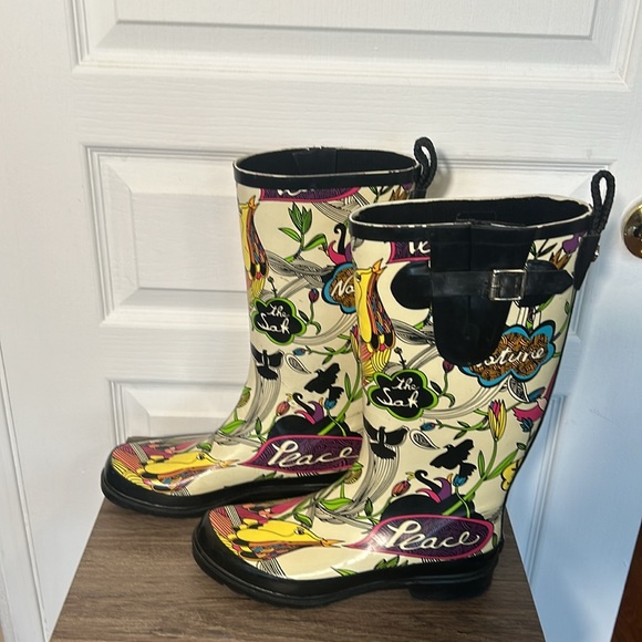 THE SAK WOMEN. WINTER BOOTS ART PRINTS PATTERNS PEACE in size 8 - Picture 3 of 9
